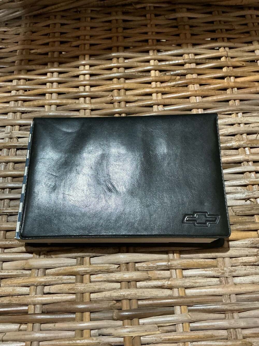 Chevrolet Tahoe Suburban Owner's Manual with Black Leather Case